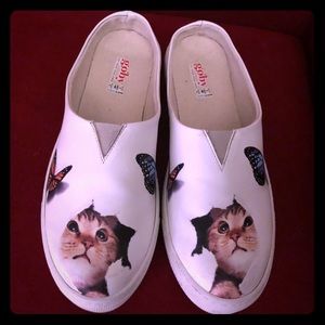 Goby White & Blue Cat & Butterfly Mule